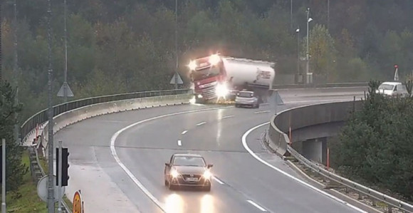 Objavljen snimak stravične nesreće u Sloveniji