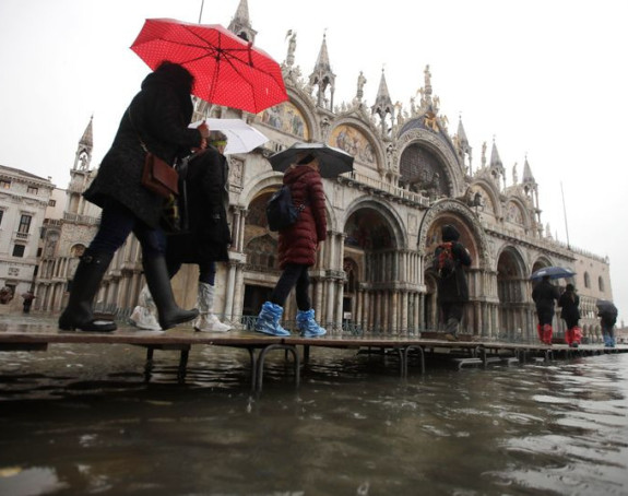 Velike poplave zahvatile su Veneciju