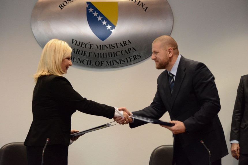 Договор: `Брза цеста` Сарајево-Београд
