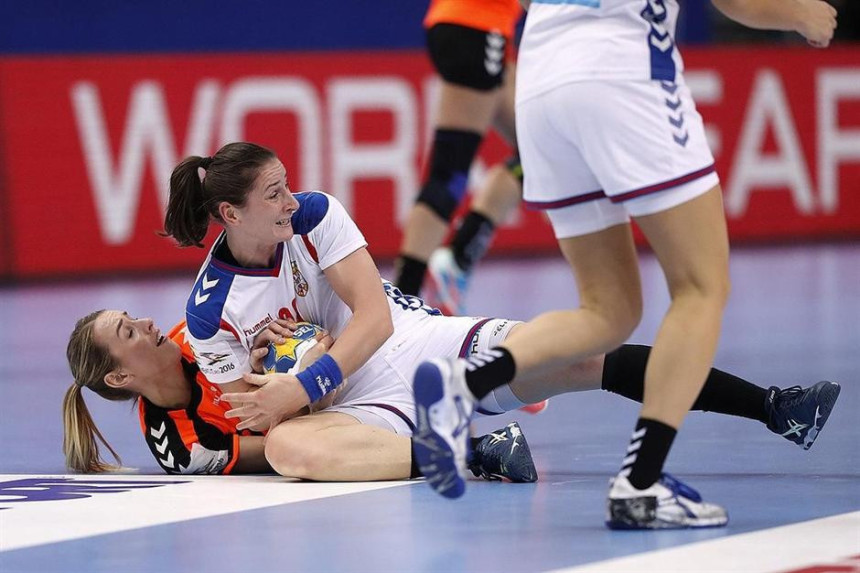 EP (Ž): "Orlice" muče povrede i temperatura!