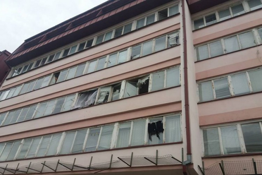 Hitna evakuacija studenata u BL