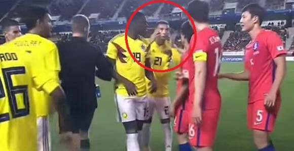 Video: Kolumbijac "kosio" oči, suspendovan 5 mečeva!
