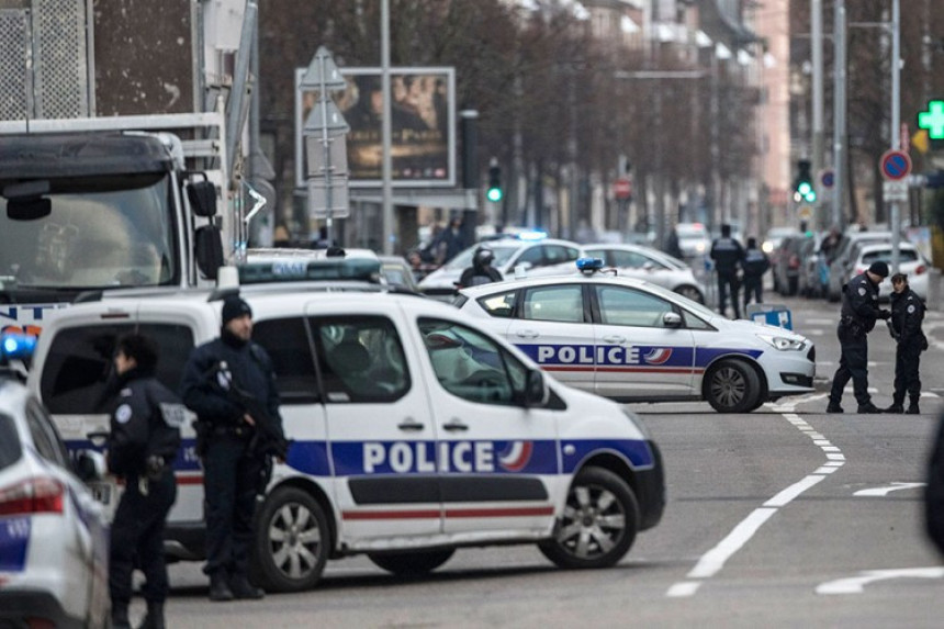 Strazbur: Policija traži napadača