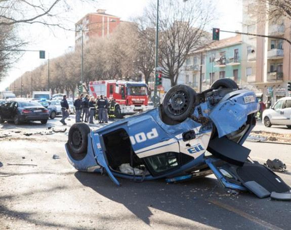 Srbin tinejdžer iz Juventusa se sudario sa vozilom policije!