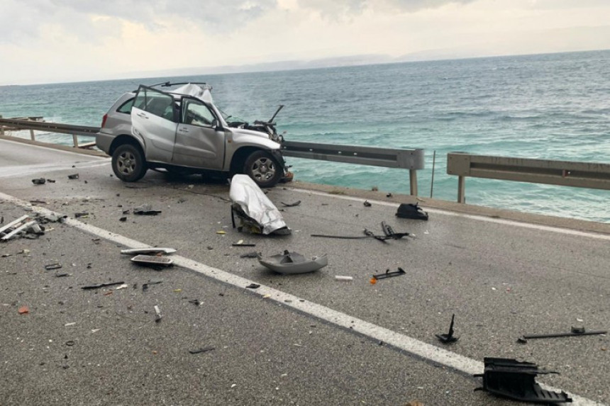 U teškoj nesreći kod Splita poginuo vozač