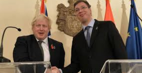 Vučić čestitao Džonsonu pobjedu na izborima