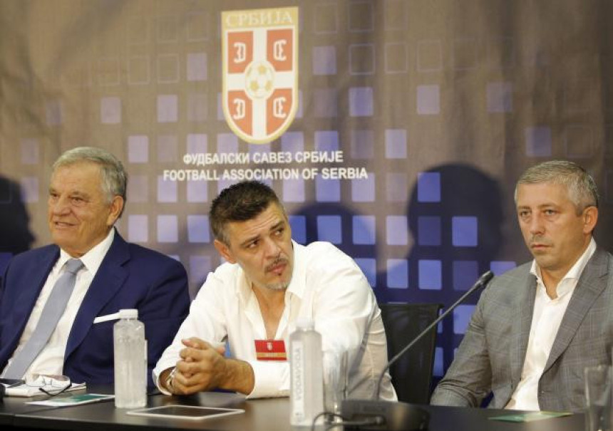 Милошевић: Само приватизација је добра за ''вјечите''!