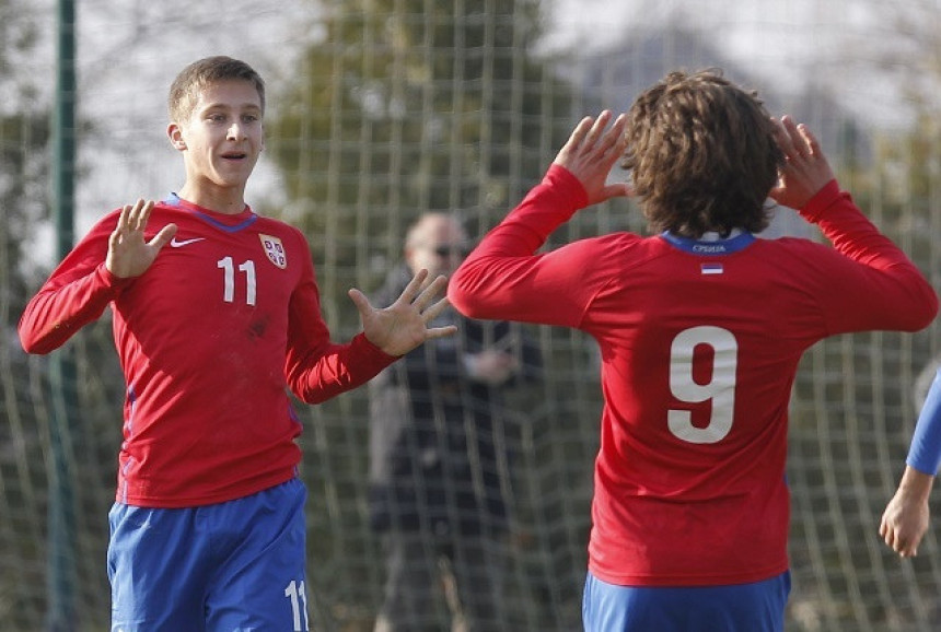 Шапоњић и Јовић јесу млади, али ће Бенфика много да заради!