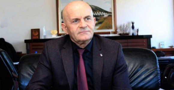 Zašto načelnik prodaje automobil? 