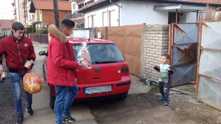 Paketi pomoći za malog Aleksu