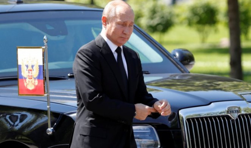 Policija zbog Putina na nogama