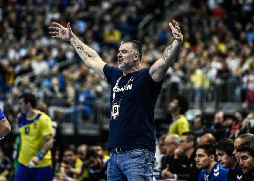 SP - Video: Nemaš glavu! Sram vas bilo!