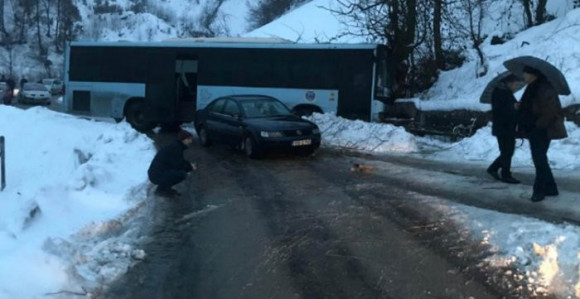 U slijetanju busa 10 povrijeđenih