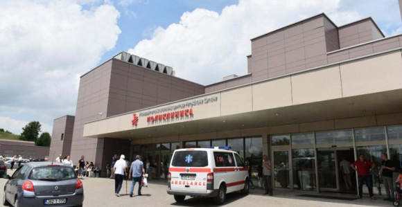 UKC: Tinejdžerka na aparatima