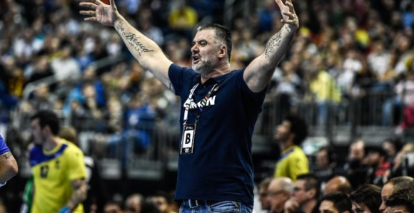 SP - Video: Nemaš glavu! Sram vas bilo!