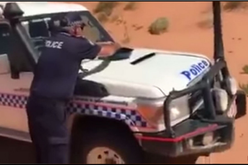 Australija: Peku jaja na automobilima