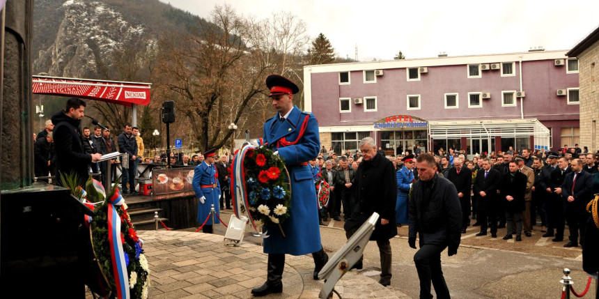 Ko to borce uči patriotizmu?