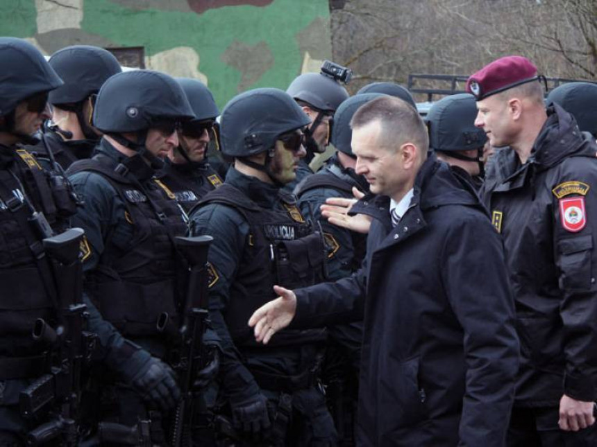 Milion dolara za automatske puške