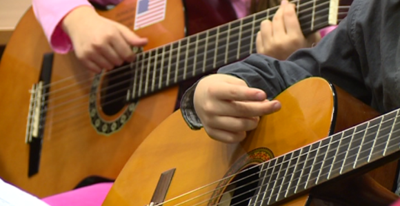 Bijeljinci na kreativnom kursu gitare