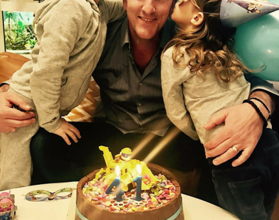 Ćerke iznenadile Sergeja za rođendan