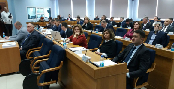 DNS isključio četiri odbornika