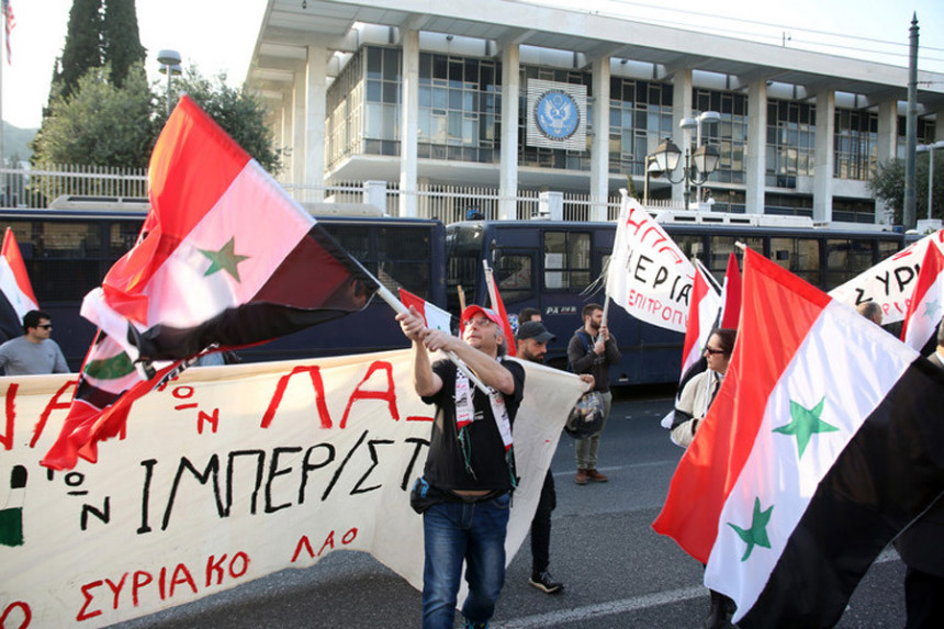 Грци изашли на улице због Сирије