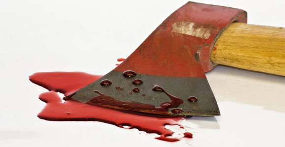 Žena sekirom napala supruga