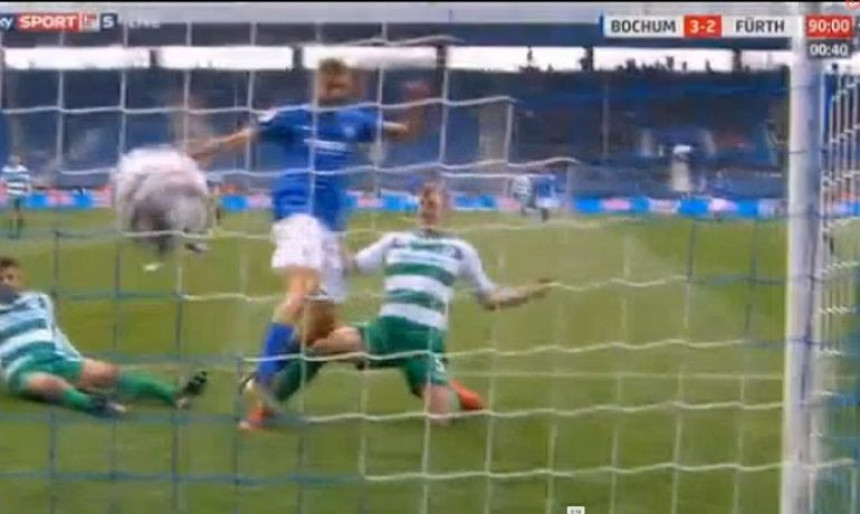 Cvajta: Bohum ima opasnog špica!