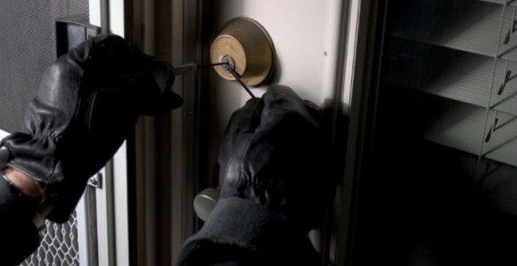 Provalili u kuću i ukrali novac