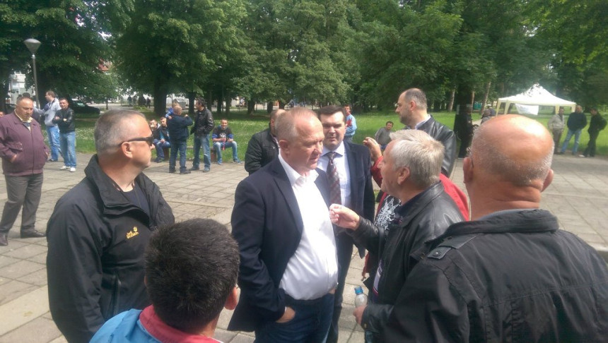 Čavić i Borenović stigli na protest u parku