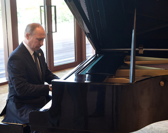 Putin zasvirao klavir Đinpingu