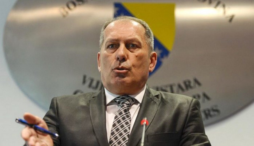 Kako riješiti priliv migranata?