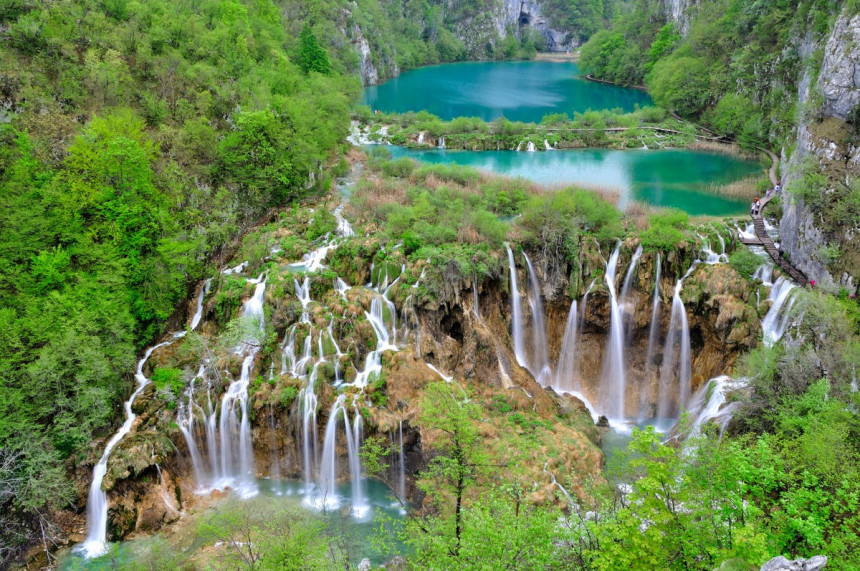 Plitvička jezera zatvorena za turiste zbog visokog vodostaja