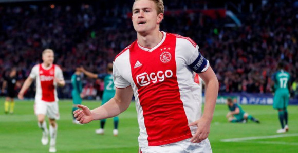 Меси ће имати екипу - Де Лихт на вратима Барсе!