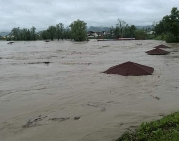 Ријека Усора угрозила Матузиће