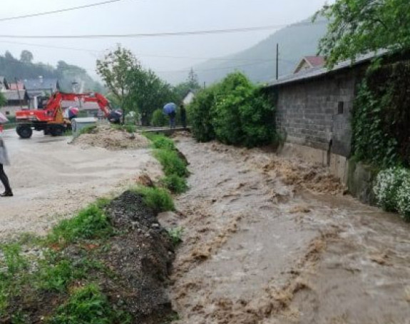 Dječak upao u nabujali potok