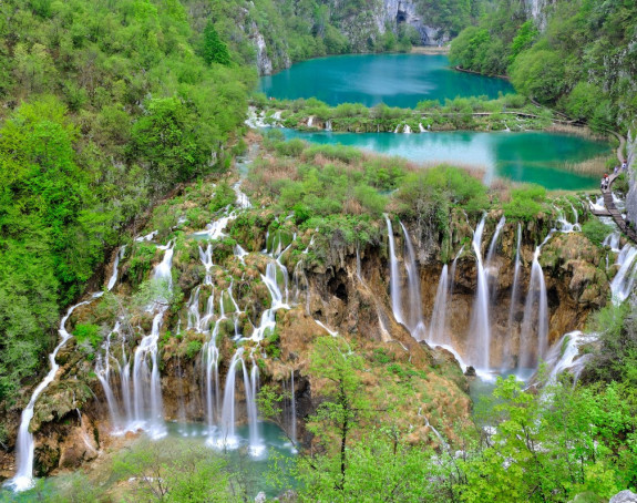 Plitvička jezera zatvorena za turiste zbog visokog vodostaja