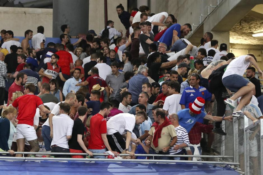 Rusi imaju riječ: Englezi, ne glumite anđele!