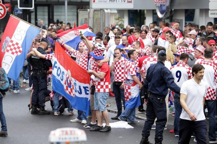 Hrvati slavili pobjedu uz Užičko kolo!