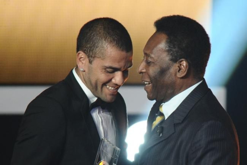 Alves Peleu: Ti si kralj, ali ja imam više trofeja od tebe!