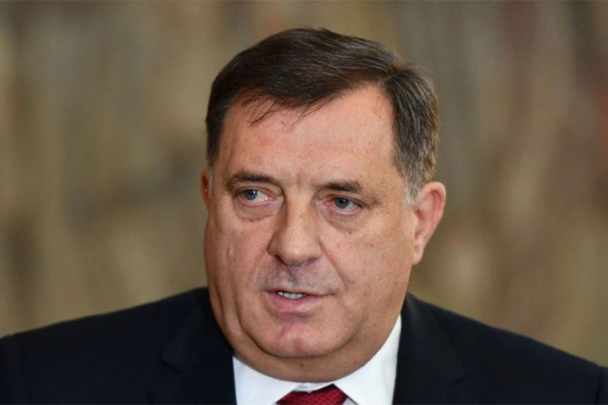 Ustuknuo pred Anketnim odborom