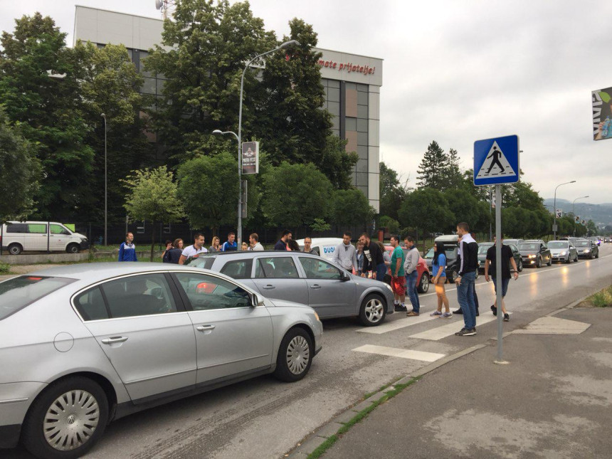 Nastavak bunta: Jutros blokada