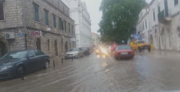 Jaka nevrijeme pogodilo Trebinje