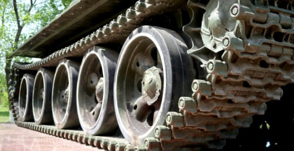 Провозао тенк улицама града