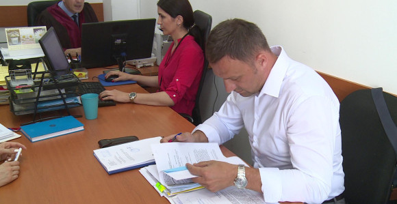 Sudom potražuju novce od banke