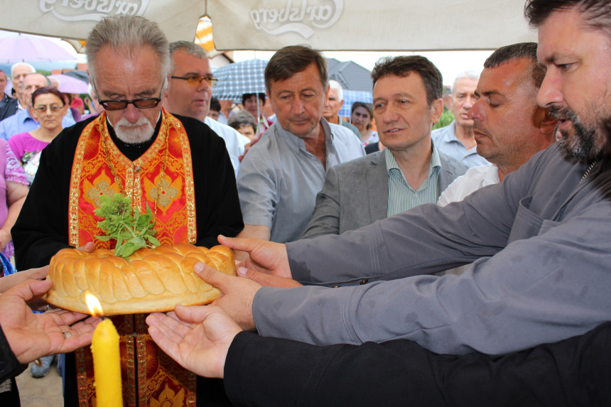 "Сви да се угледамо на прве љекаре и светитеље"