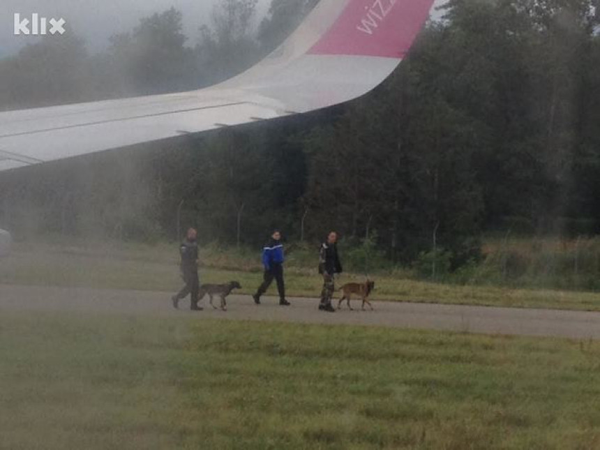 Lažna dojava o bombi u avionu iz Tuzle