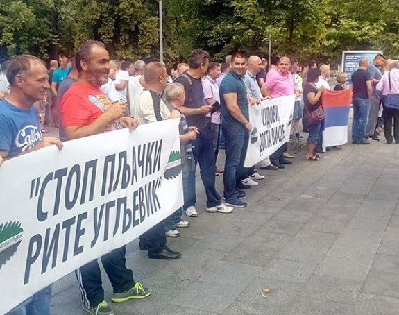 Radnici RiTE Ugljevik protestuju u Banjaluci