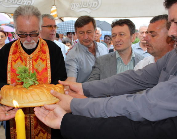 "Svi da se ugledamo na prve ljekare i svetitelje"