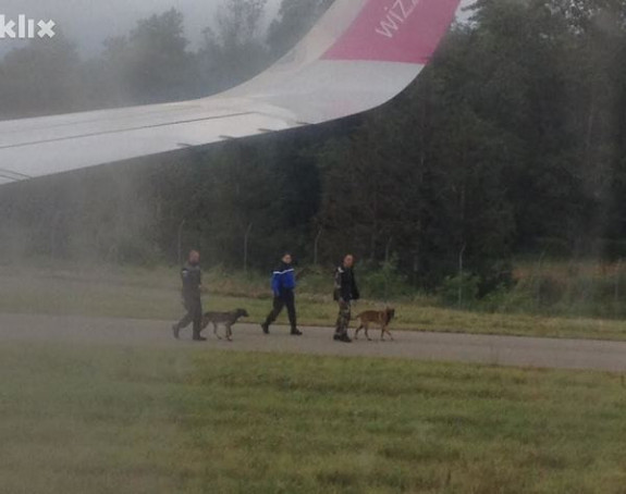 Lažna dojava o bombi u avionu iz Tuzle
